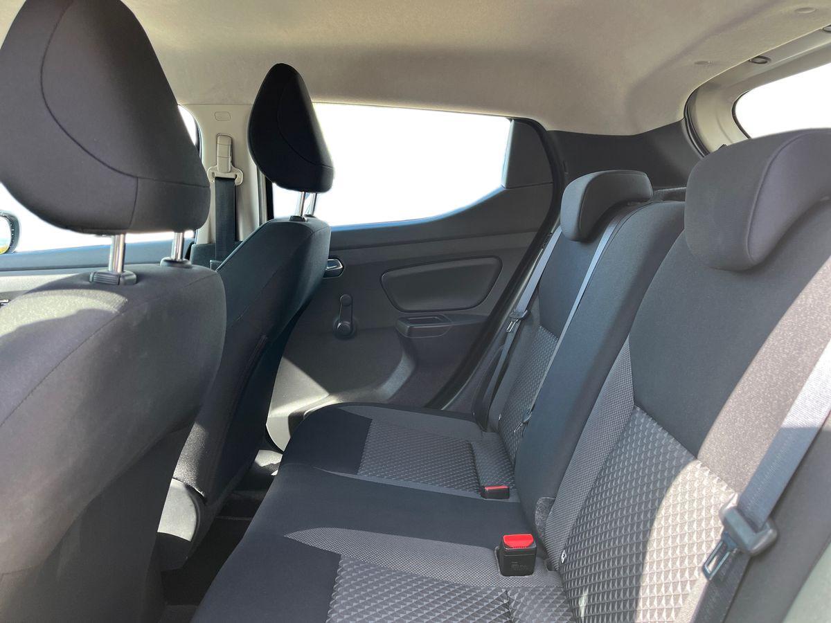 Nissan Micra Photo 3