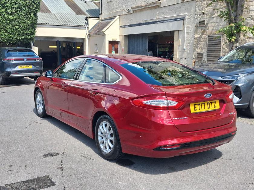 Ford Mondeo Photo at-be0600825d3440acbec54e4656a8b1a2.jpg