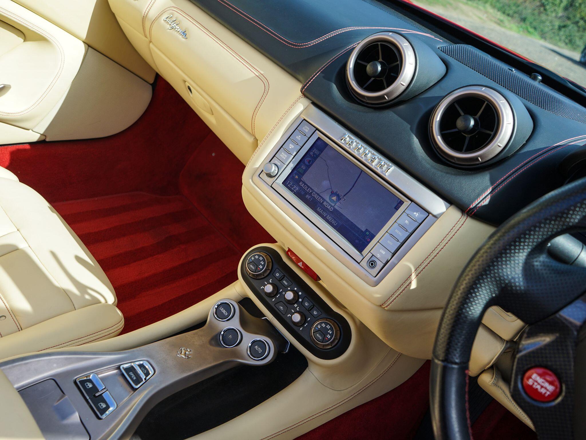 Ferrari California 4.3 F1 DCT Euro 5 2dr — photo 6