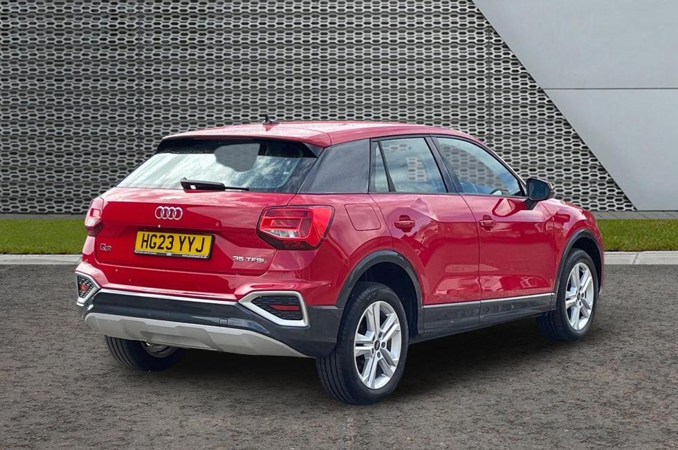 Audi Q2 Photo at-be2e000d8efb43968528f77e3f67296f.jpg
