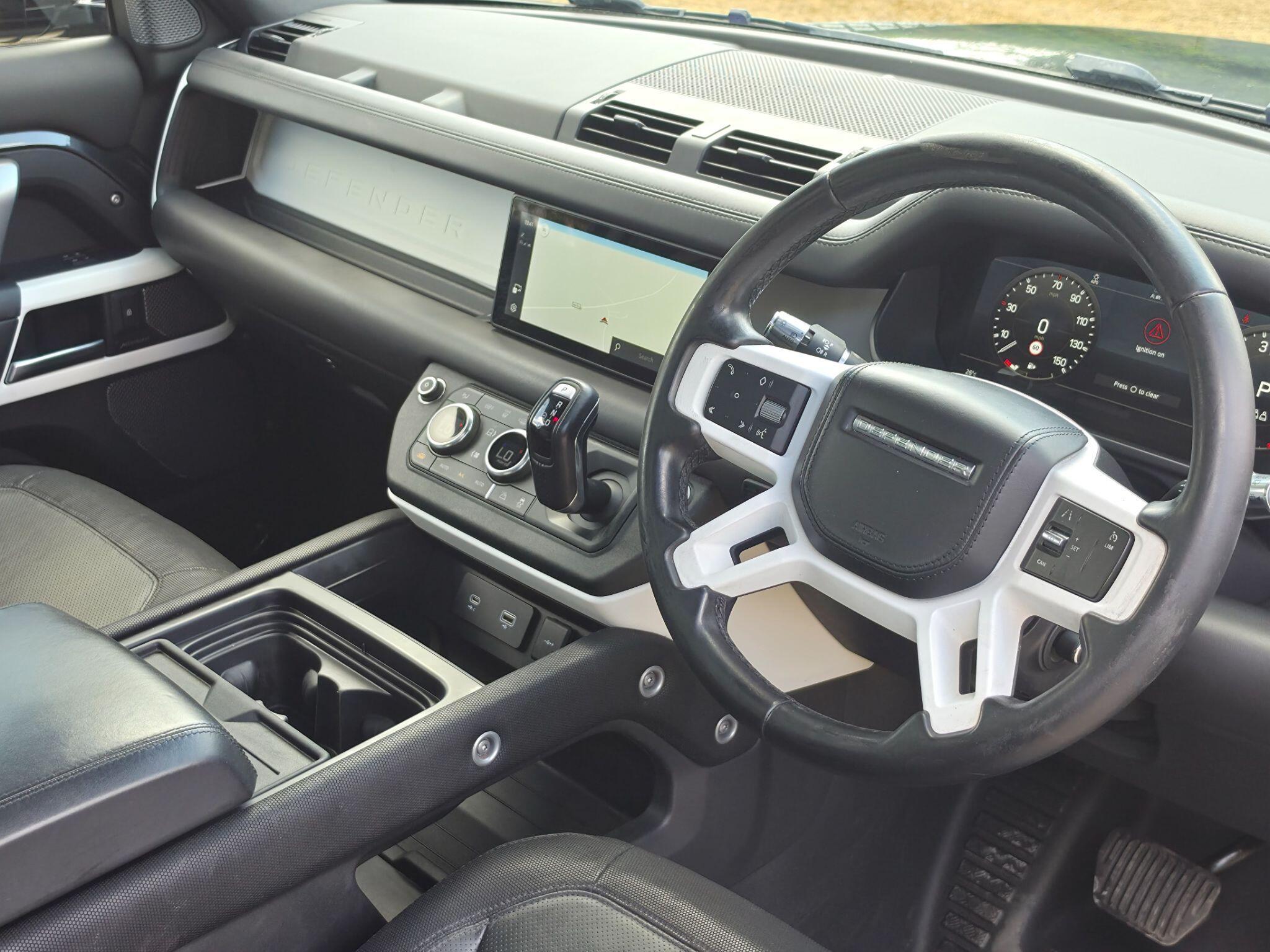 Land Rover Defender 90 2.0 P300 X-Dynamic SE SUV 3dr Petrol Auto 4WD Euro 6 (s/s) (300 ps) — photo 13