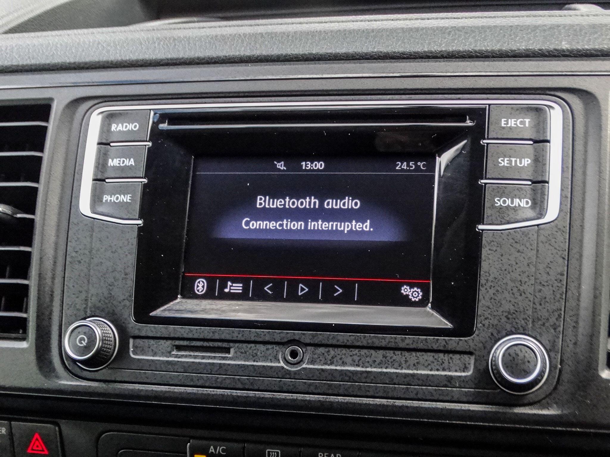 Volkswagen Transporter Shuttle 2.0 TDI BlueMotion Tech SE FWD LWB Euro 6 (s/s) 5dr — photo 24