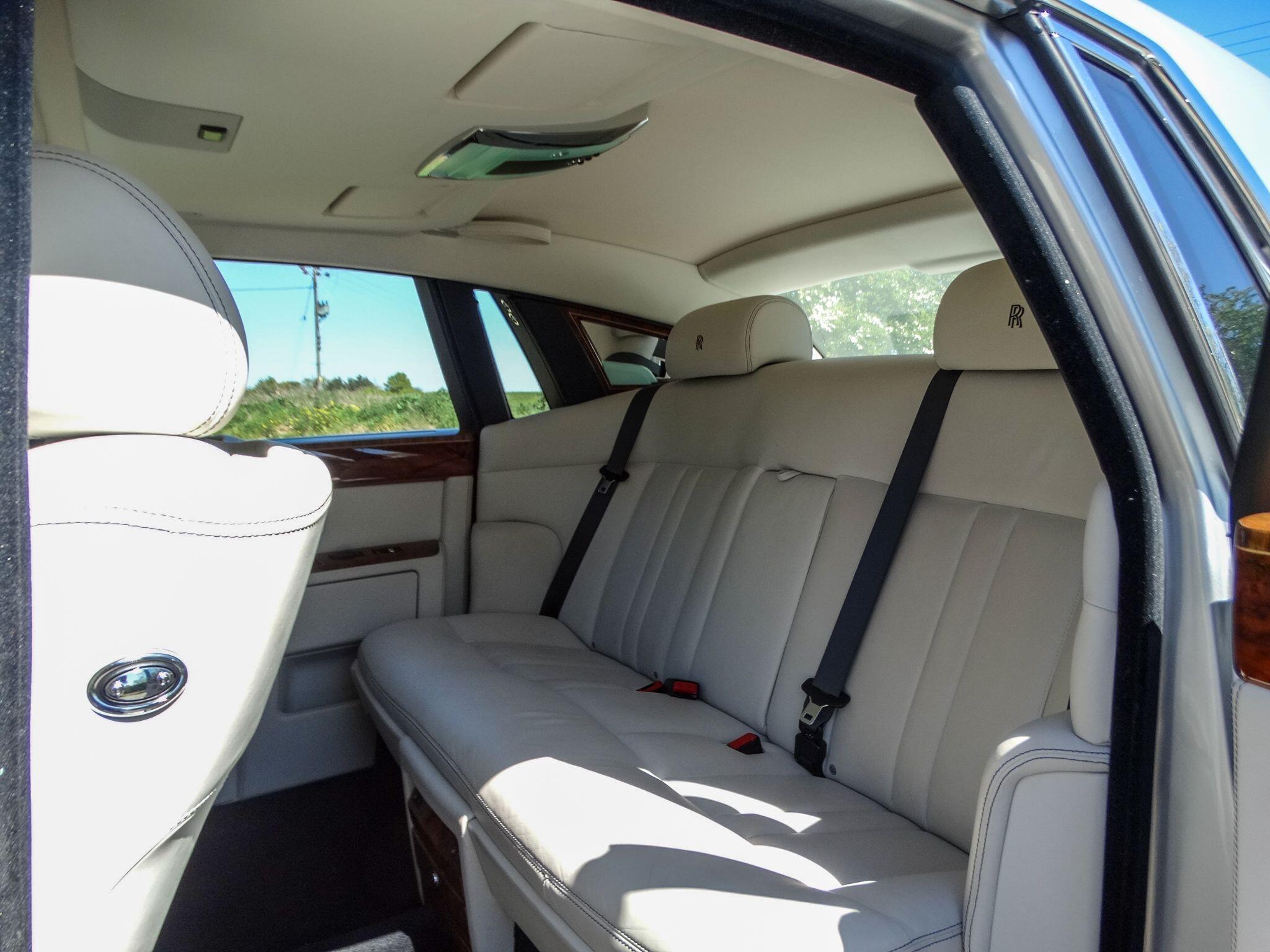 Rolls-Royce Phantom 6.7 V12 Saloon 4dr Petrol Auto Euro 5 (453 bhp) — photo 18