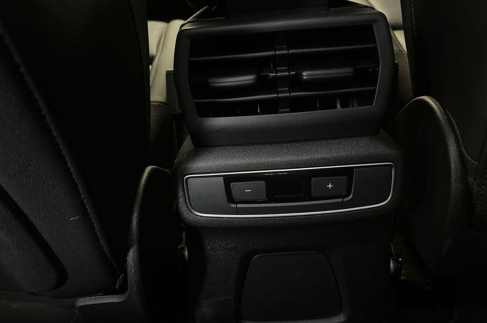 Audi Q4 Photo at-be6ea0e7c7a7466693dfcdbb690a63ae.jpg