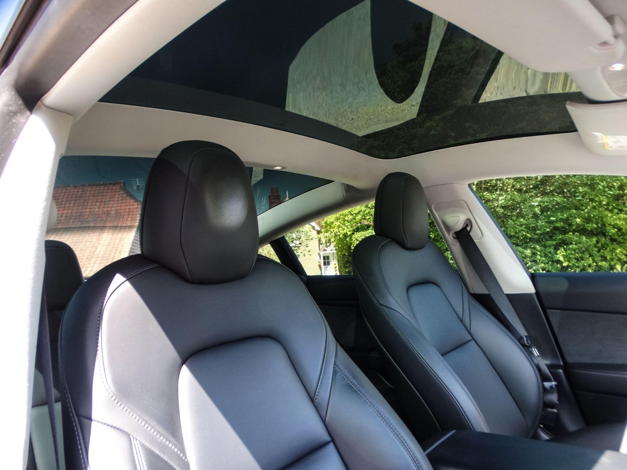 TESLA Model 3 Auto RWD 4dr — photo 17