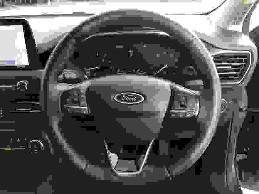 Ford Focus Photo at-bee106a27ff74cd09c95463d1da9f194.jpg