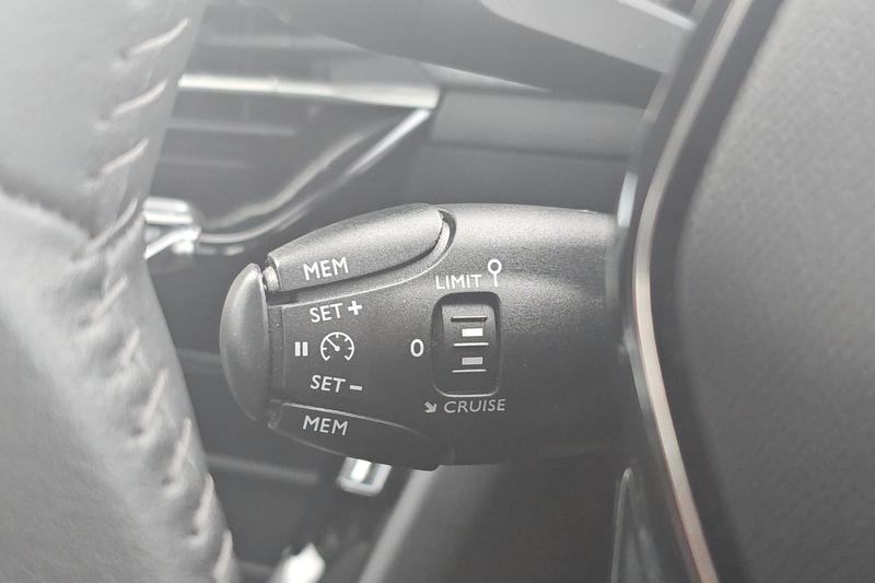 Used Peugeot 208 NV22HSX 22