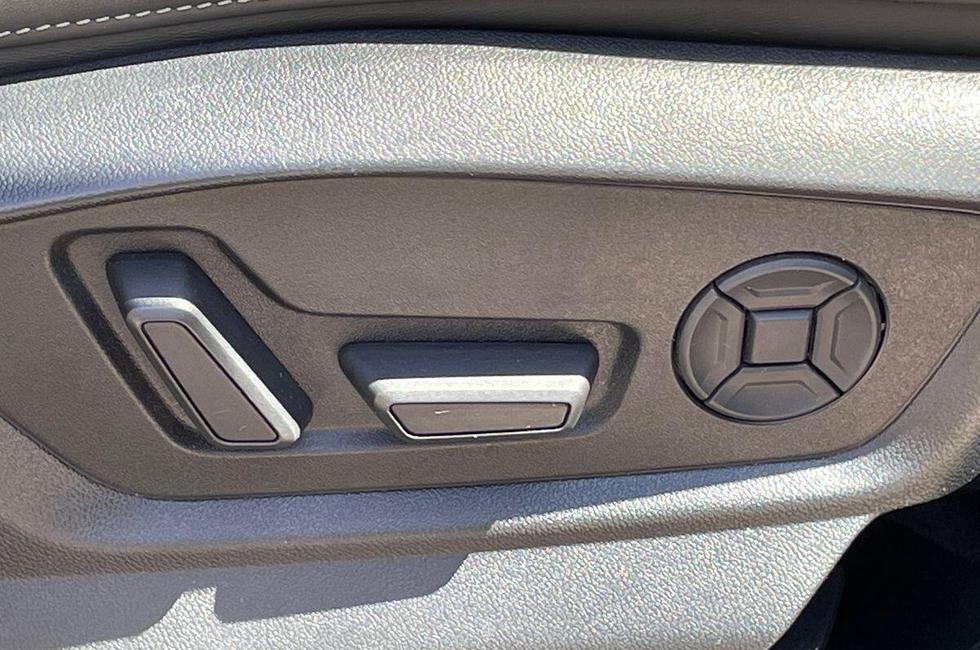 Audi Q7 Photo at-bf13360ece4644449d58b90584d48bd9.jpg