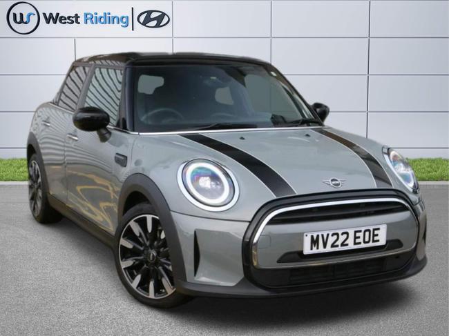 Used 2022 MINI Hatch 1.5 Cooper Exclusive Steptronic Euro 6 (s/s) 5dr at West Riding