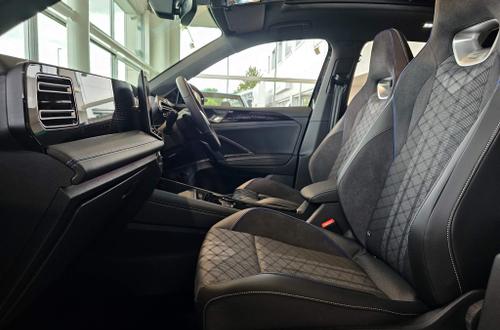 Used ~ Volkswagen Tiguan 2.0 TDI R-Line DSG Euro 6 5dr £42,995 10 