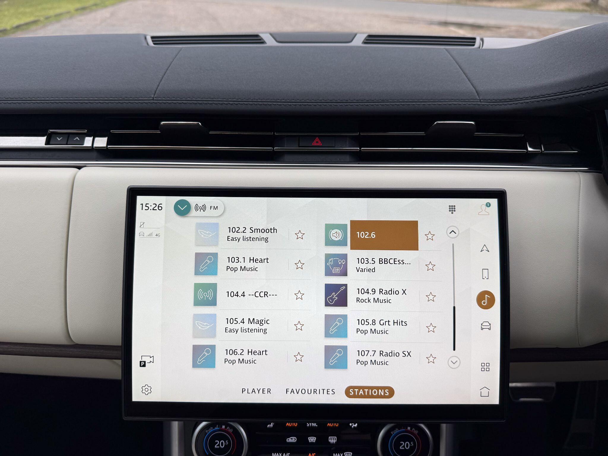 Land Rover Range Rover 3.0 P440e 38.2kWh SE SUV 5dr Petrol Plug-in Hybrid Auto 4WD Euro 6 (s/s) (440 ps) — photo 40