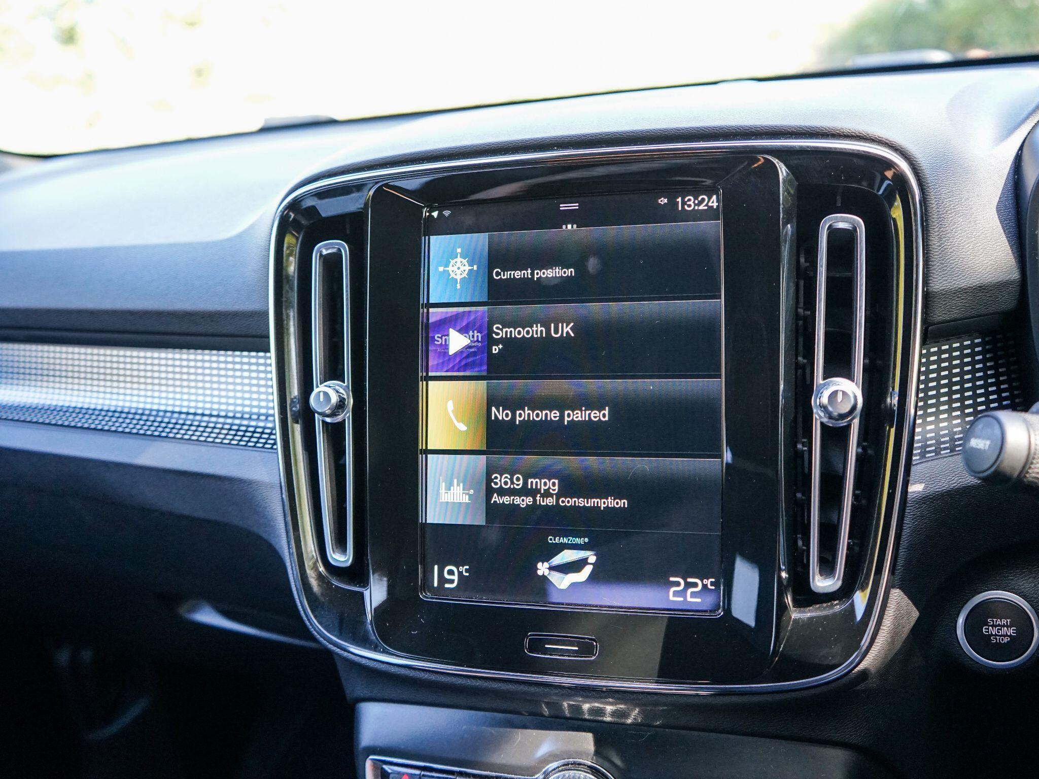 Volvo XC40 1.5 T3 R-Design Euro 6 (s/s) 5dr — photo 22