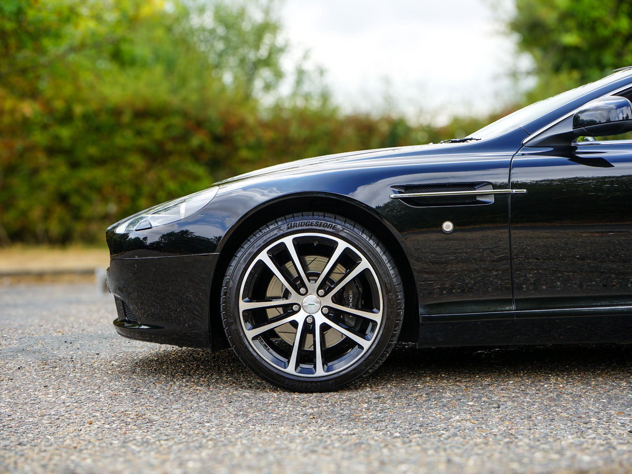 Aston Martin DB9 6.0 V12 Volante 2dr Petrol T-TronicII Euro 5 (470 bhp) — photo 5