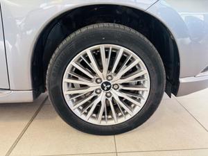Mitsubishi Outlander Photo 11
