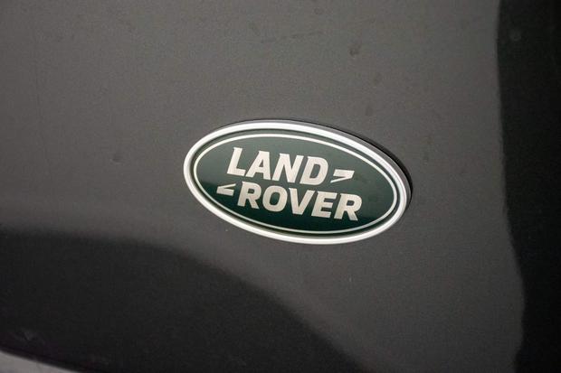 Land Rover RANGE ROVER Photo at-bff7a379ee55488c99da25d2fe51be86.jpg