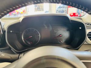 Suzuki Swift Photo 38