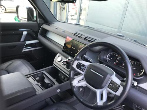 Land Rover Defender 110 Photo at-c03abadf73614861b384c02b7cc267a7.jpg