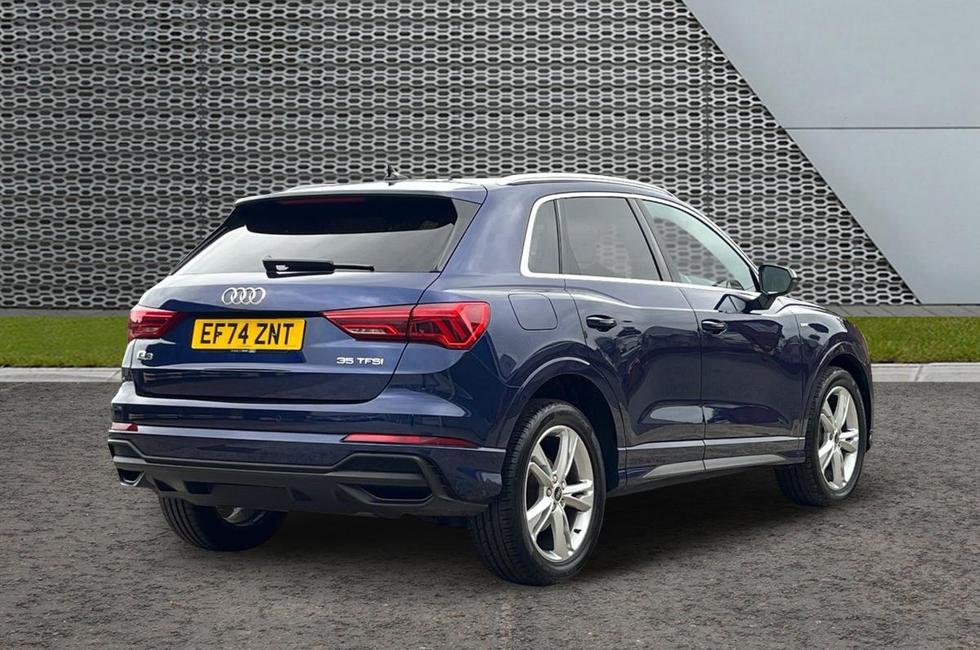 Audi Q3 Photo at-c0419a4237c844718595df65f86aea6a.jpg