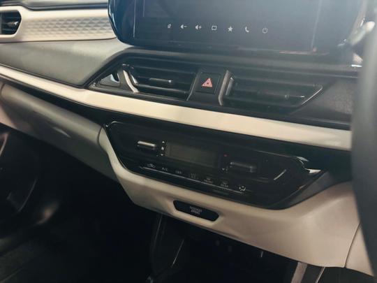 Suzuki Swift Photo at-c05262ee0e62493fbd2f0dab65352f55.jpg