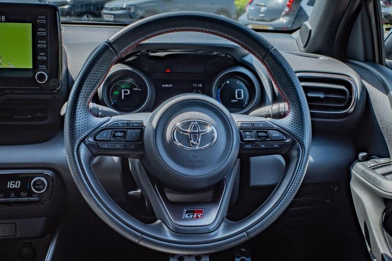 Used Toyota Yaris WR72MVK 13