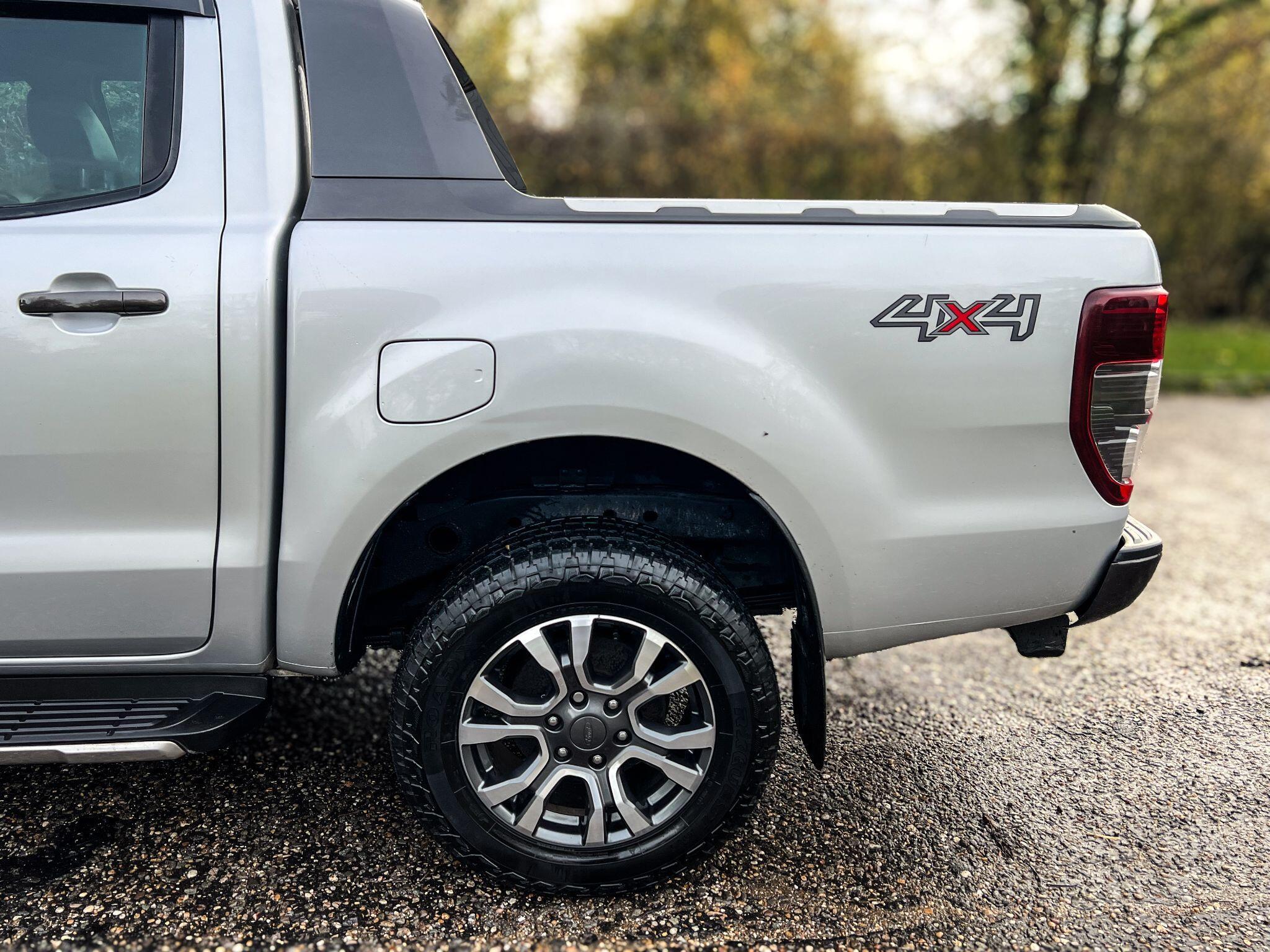 Ford Ranger 3.2 TDCi Wildtrak Auto 4WD Euro 5 4dr — photo 39