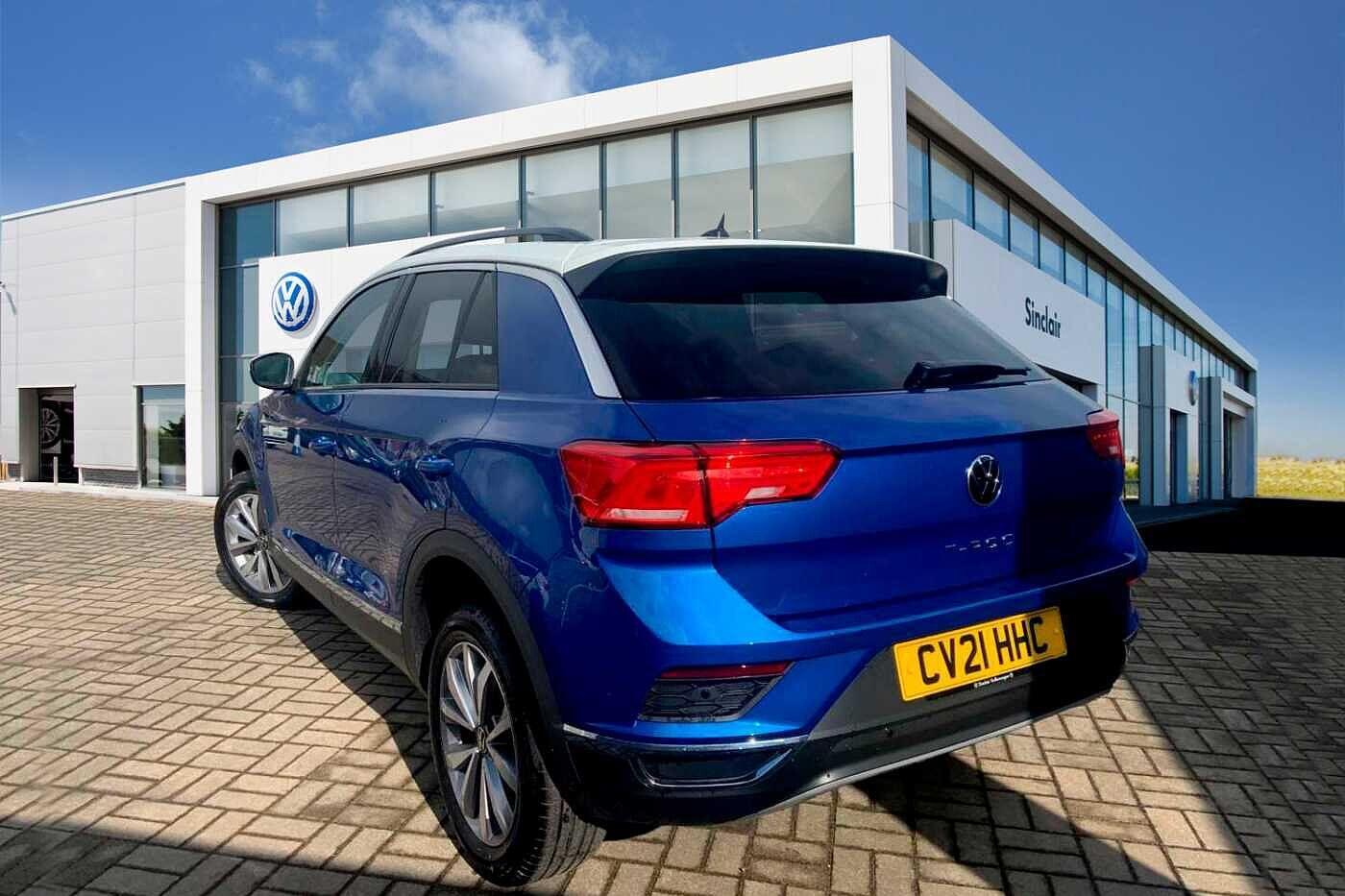 Volkswagen T-ROC Photo at-c09f3646bfce4ed4be993661280b90c3.jpg