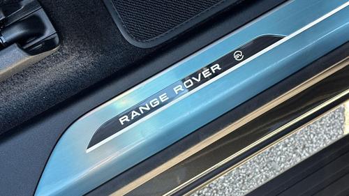 Land Rover Range Rover Sport Photo at-c0f76e3721e64d368456dad1cbfff800.jpg