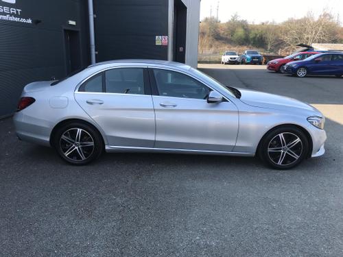 Mercedes-Benz C Class Photo at-c10330b8fc934ff4a393c96899e8481a.jpg