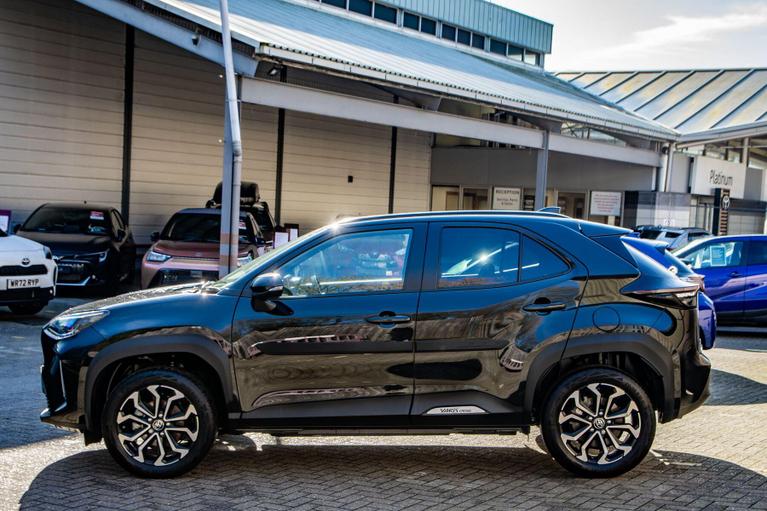 Used Toyota Yaris Cross GL24LNE 10