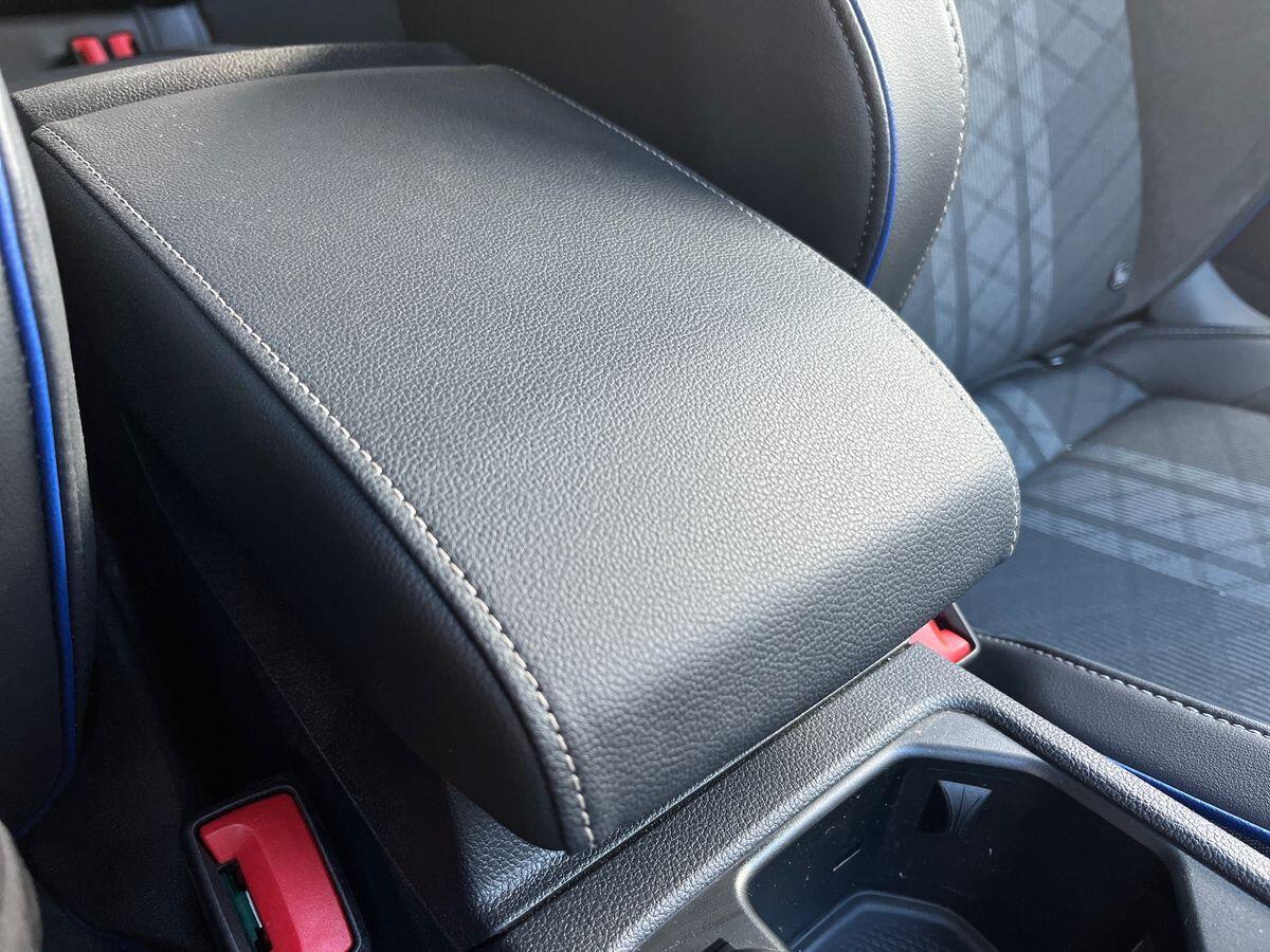 Volkswagen Golf Photo at-c12eb1ff3a4f4a0b8d336829cdd9beaf.jpg