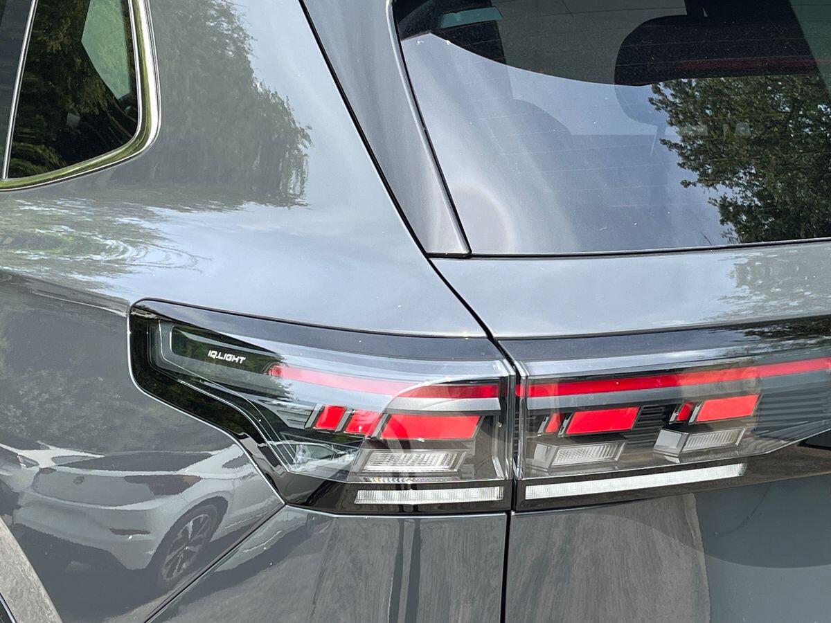 Volkswagen Tiguan Photo at-c14a3e7184864c1fb4c06e563ccc0ebb.jpg