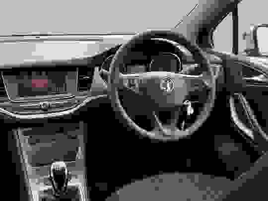 Vauxhall Astra Photo at-c16a3e52aba44fa782d30fb21241281f.jpg