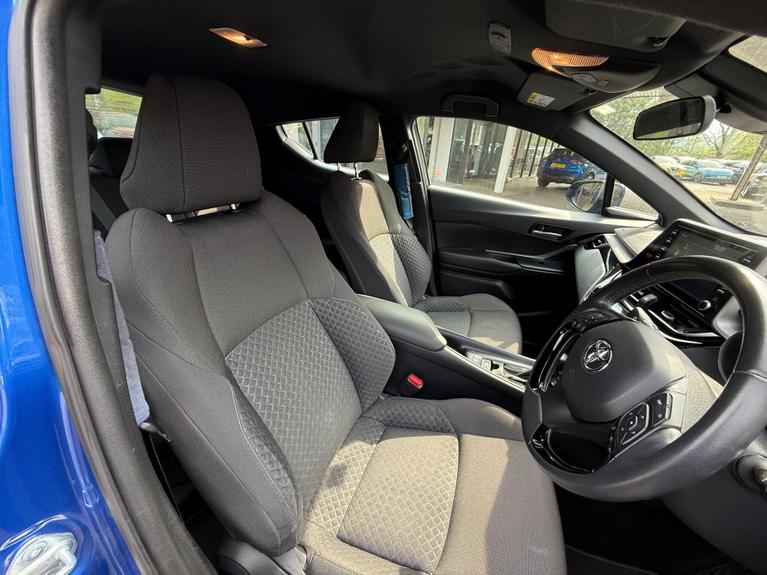 Used Toyota C-HR RO70DZN 12