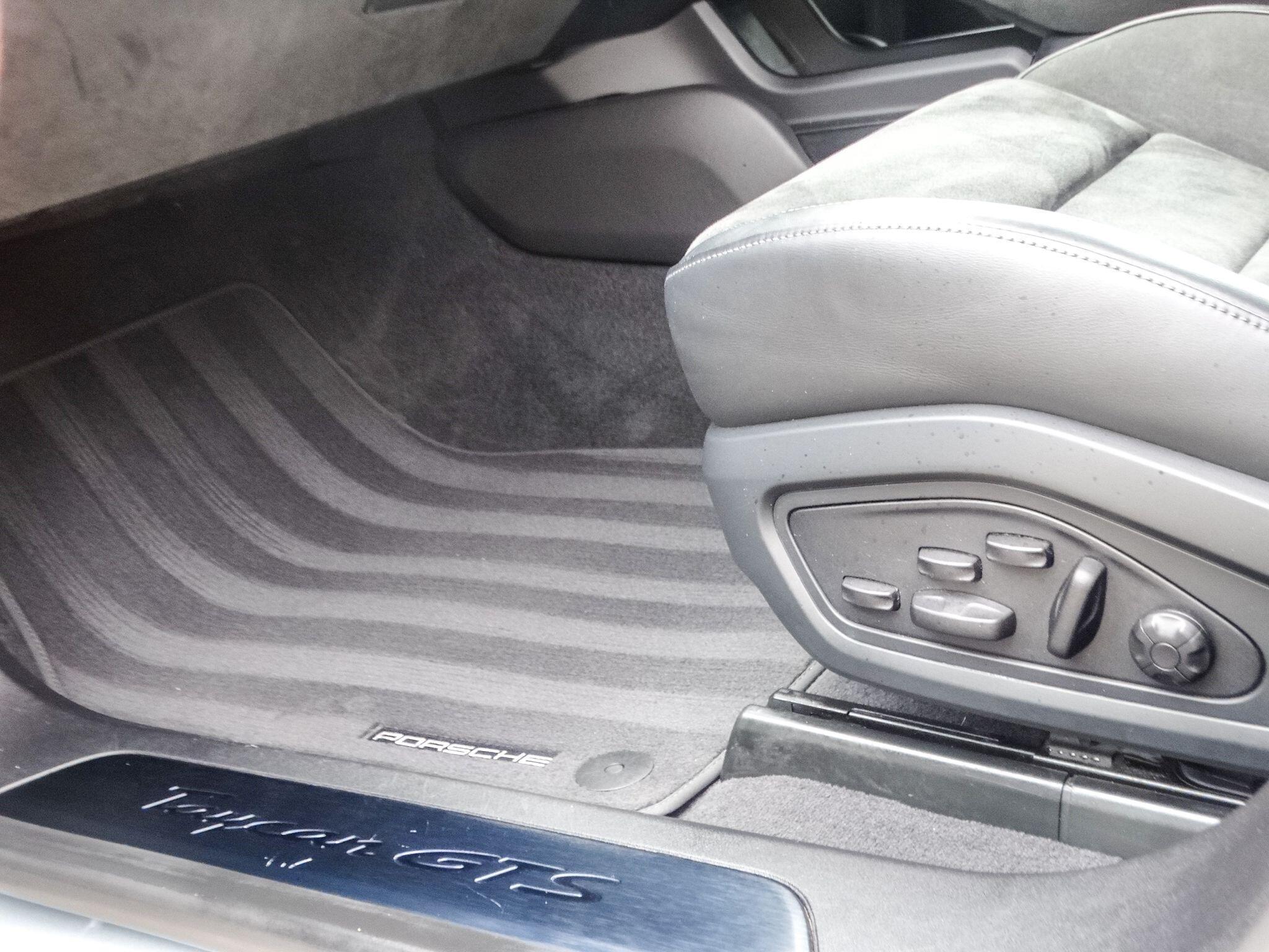 Porsche Taycan Performance Plus 93.4kWh GTS Sport Turismo Auto 4WD 5dr (11kW Charger) — photo 21