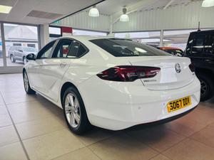 Vauxhall Insignia Photo 5