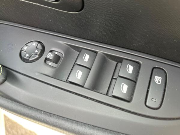 Used Peugeot E-208 WF22VLU 28