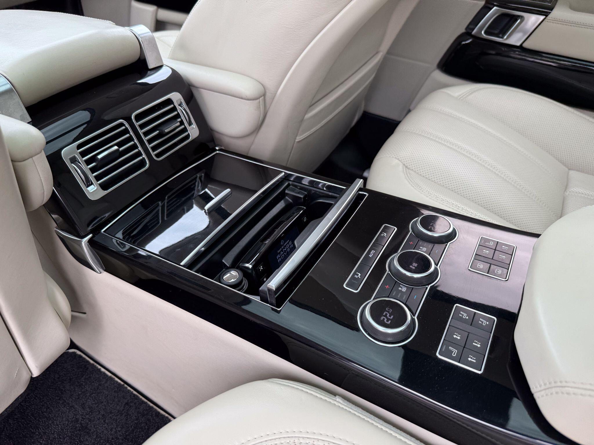 Land Rover Range Rover 4.4 SD V8 Autobiography Auto 4WD Euro 5 5dr — photo 19