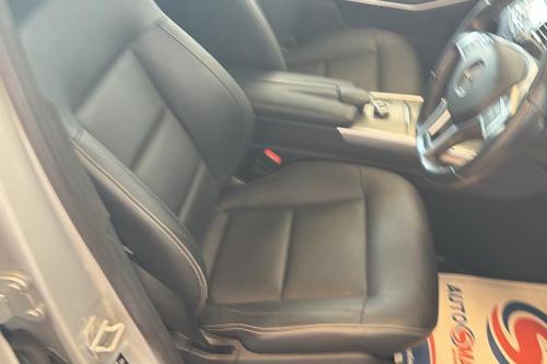 Mercedes-Benz E-CLASS Photo at-c1e104d56f6f4a3b8c52c22be4a02fc3.jpg