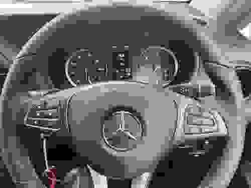 Mercedes-Benz Vito Photo at-c1f950bca9f644c686faab3a3b9d2f55.jpg