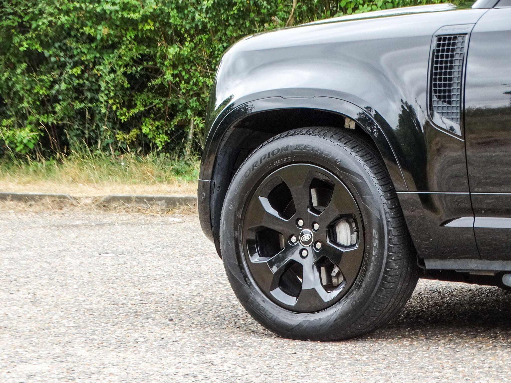Land Rover Defender 110 3.0 D350 MHEV X-Dynamic SE Auto 4WD Euro 6 (s/s) 5dr — photo 5