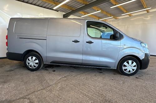 Vauxhall VIVARO Photo at-c23f2b0e796f447b9d75b5bae187afc0.jpg