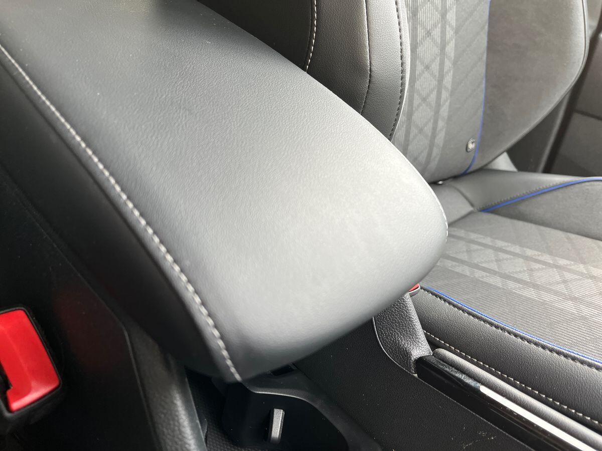 Volkswagen Tiguan Photo at-c2410a2ab41b4d43a4986c2f0b2d3729.jpg
