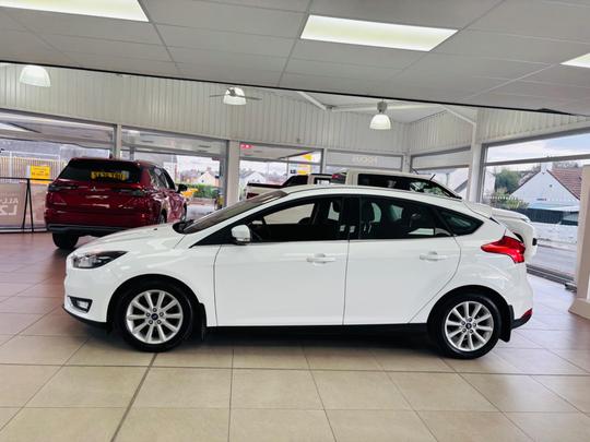 Ford Focus Photo at-c24eb4abc9944ce484754288d337b0e9.jpg