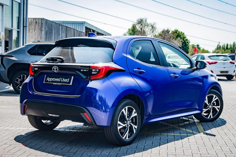 Used Toyota Yaris LM74KOX 2