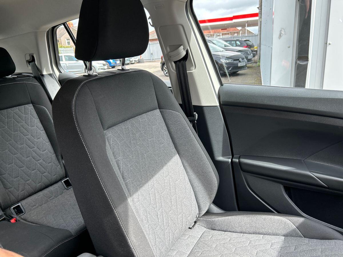Volkswagen T-cross Photo at-c27f78fb95174d0a8c3c5873a65130ef.jpg