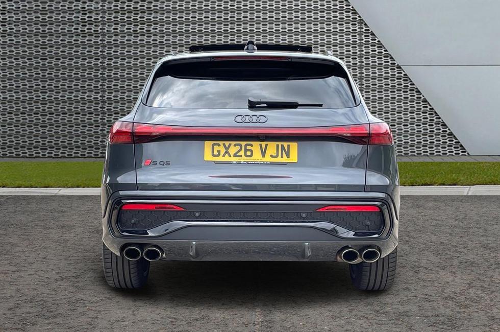 Audi Q5 Photo at-c28821c3d117499f924d7a19e5973bd8.jpg