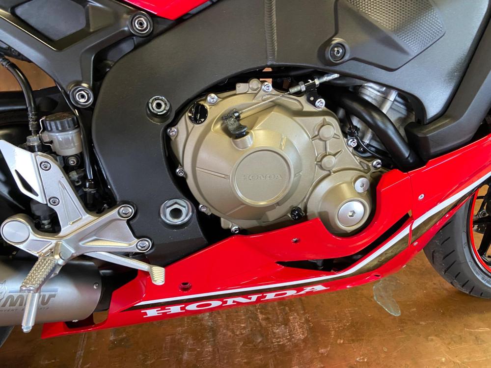 Honda CBR1000RR Fireblade Photo at-c2b24370c5cd445e9cf862c9dcd48b4b.jpg