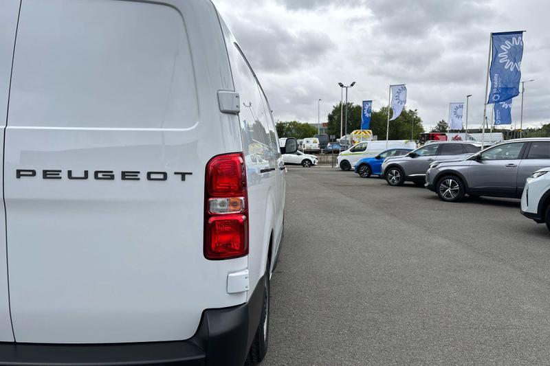 Used Peugeot Expert 202601169196842 25