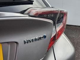 Toyota C-HR Photo 6