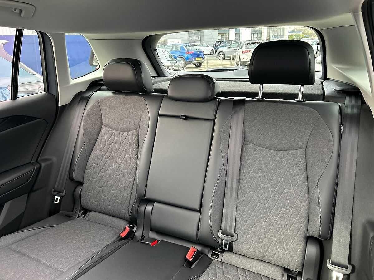 Volkswagen Tiguan Photo at-c313990211d94512974c03f0a906ce21.jpg